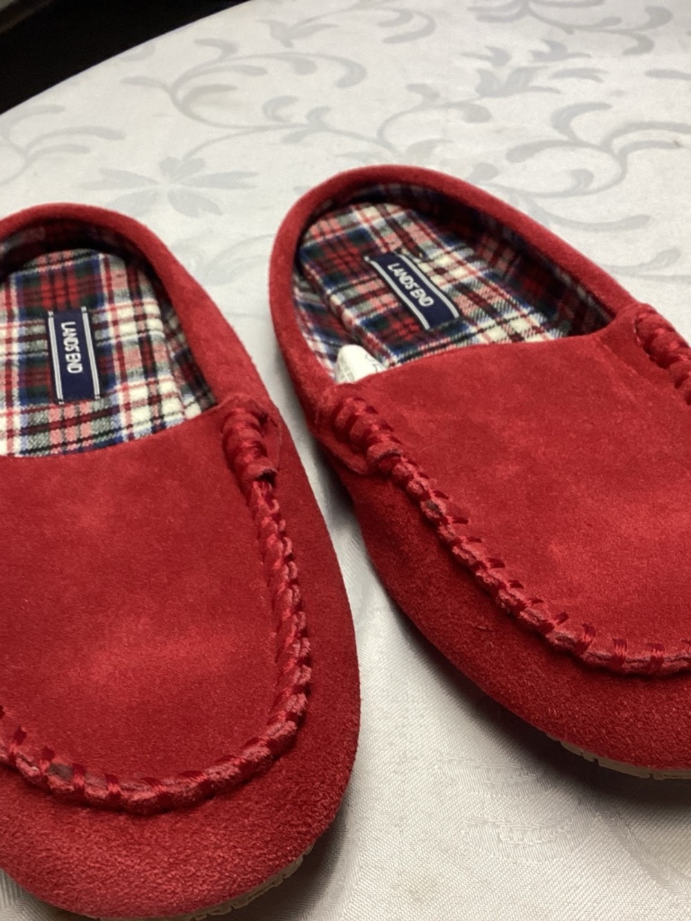 LANDS END ME S RED SUEDE SLIPPERS SIZE 10